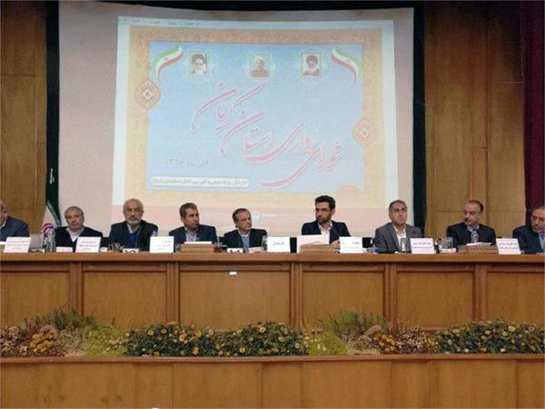 وزیر ارتباطات و فناوری اطلاعات در شورای اداری کرمان: مردم به ارتباطات نیاز دارند و وظیفه ما هم رفع نیاز های مردم است / تمهیداتی شش ماهه برای افزایش پوشش جاده ای استان کرمان به 85 درصد