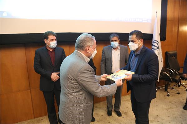 همکاران مان در مخابرات در تلاشند نواقص کابل و تلفن ثابت مدارس متصل به شبکه ملی اطلاعات را برطرف نمایند/ اتصال 3864 مدرسه روستایی و شهری استان به شبکه ملی اطلاعات